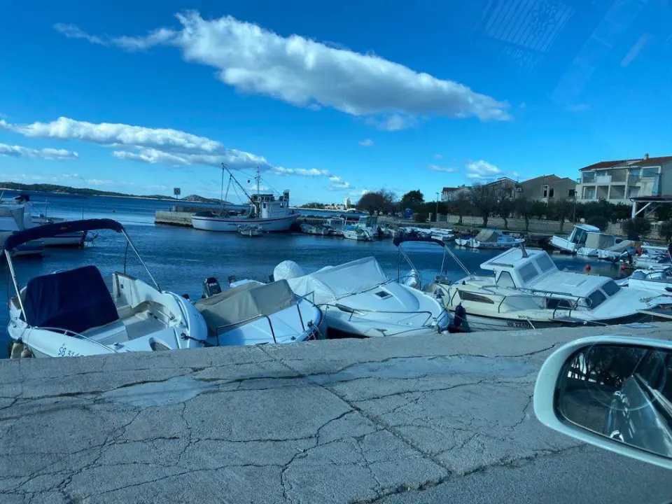 Nakon drame s burom, oseka na Srimi nasukala brodove!