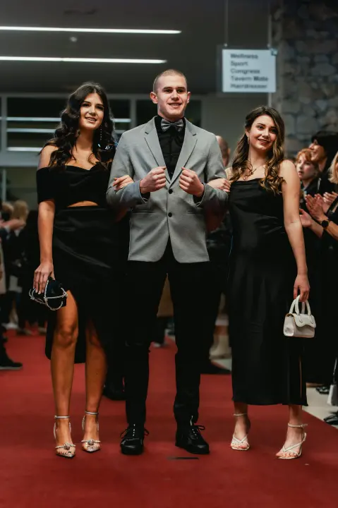 Pogledajte glamurozna izdanja maturanata Medicinske škole (2. dio)