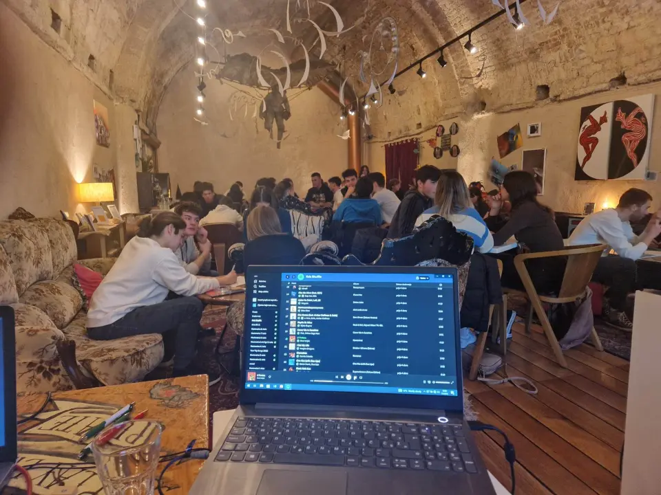 Finalisti srednjoškolske kviz lige stigli u Šibenik: Danas druženje, sutra natjecanje!