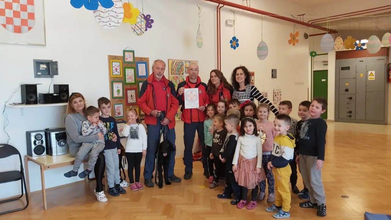 Tate iz dječjeg vrtića 'Šibenska maslina' cijeli tjedan djeci predstavljali svoje poslove 