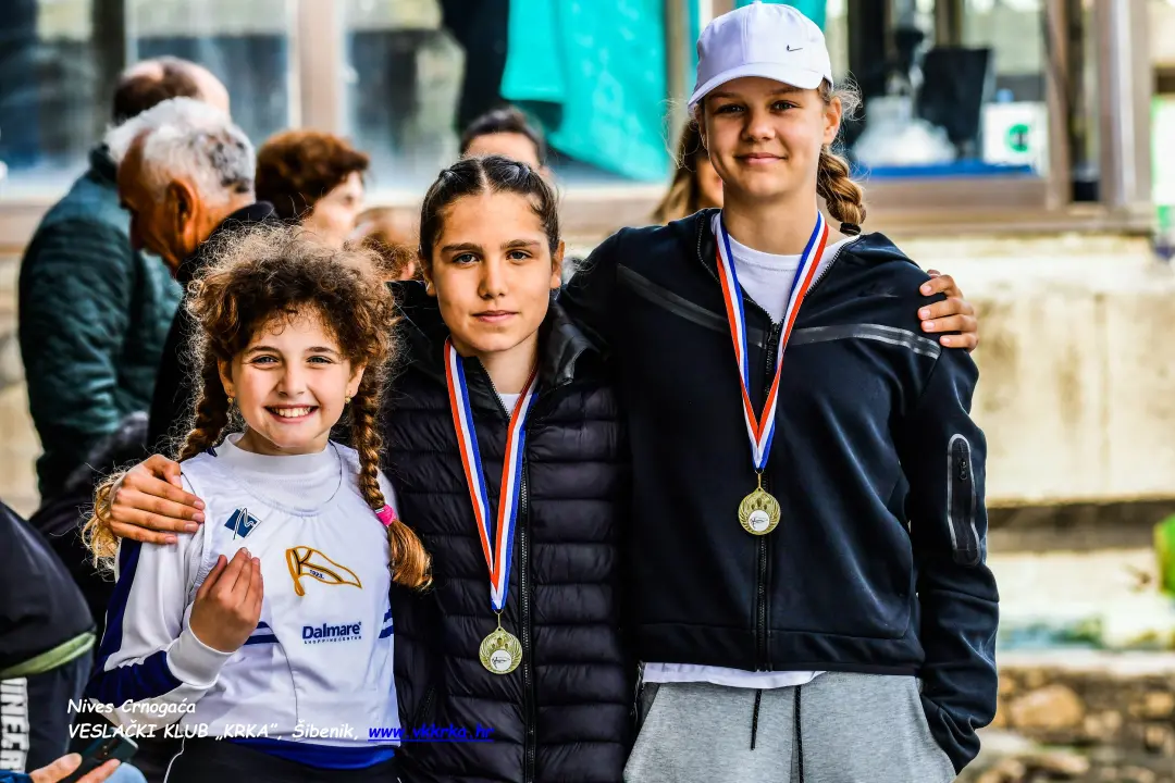 U Zatonu se za vikend okupilo oko 450 sportaša, veslači Krke odlični