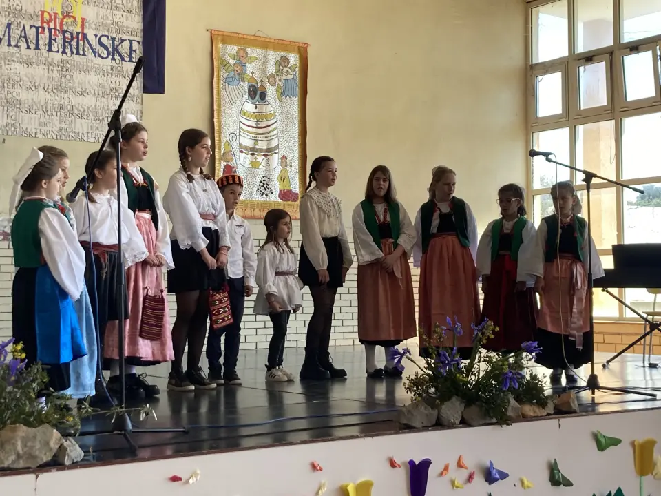 'Poj rići materinske': U OŠ Primošten 17. izdanje literalno-likovnog natječaja