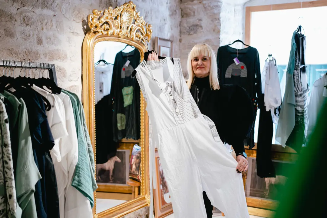 Proljeće u Galeriji Juraj Dalmatinac donosi slikarsku poetsku fantastiku po sniženoj cijeni