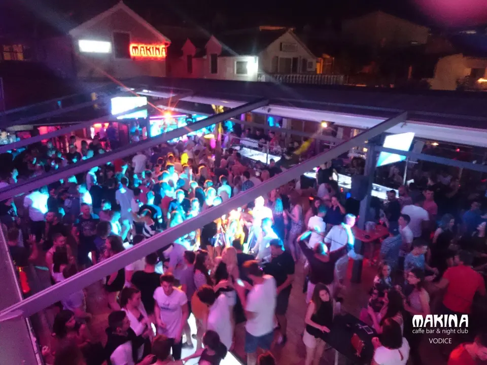 Zabavite se ovog petka u Makine uz Show Legende!