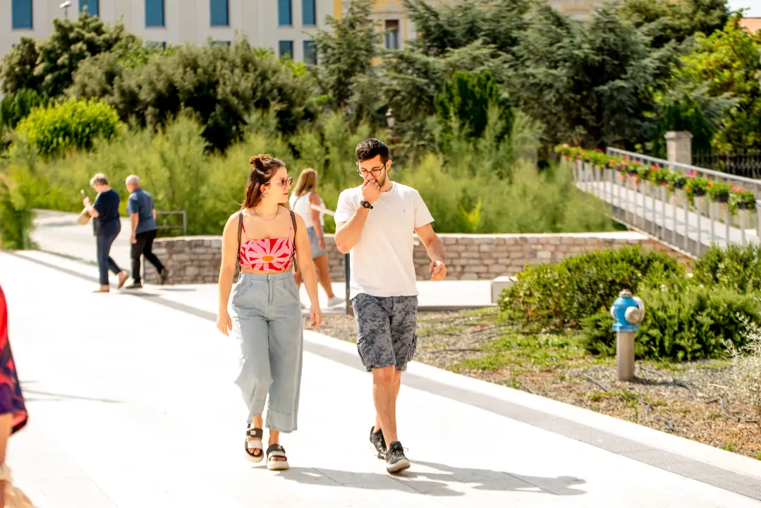 Ljetne haljine i lepršavi komadi preplavili su centar grada!