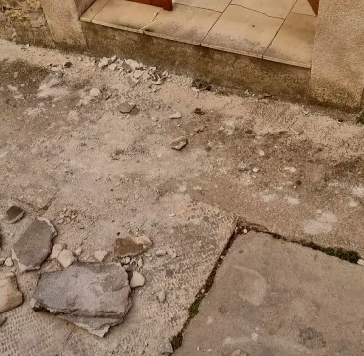 Padaju dijelovi fasade u ulici Jurja Dalmatinca na Gorici: 'Netko će poginuti'