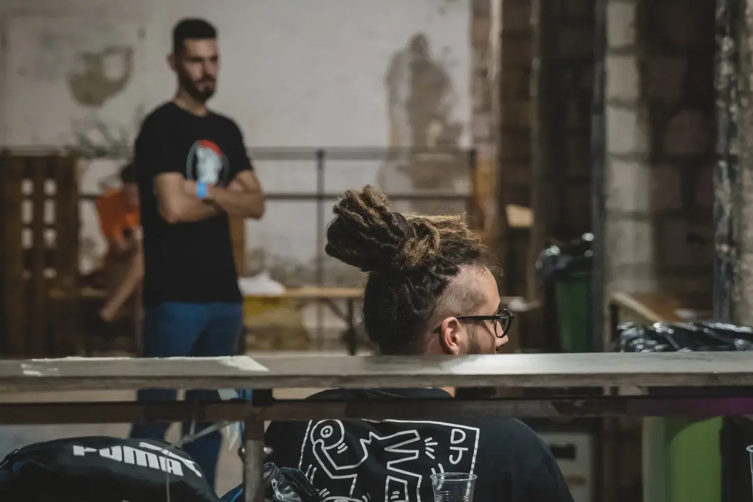 Dino Jelusić zatvorio ‘Bablje ljeto’ u Šibeniku, pogledajte atmosferu s koncerta
