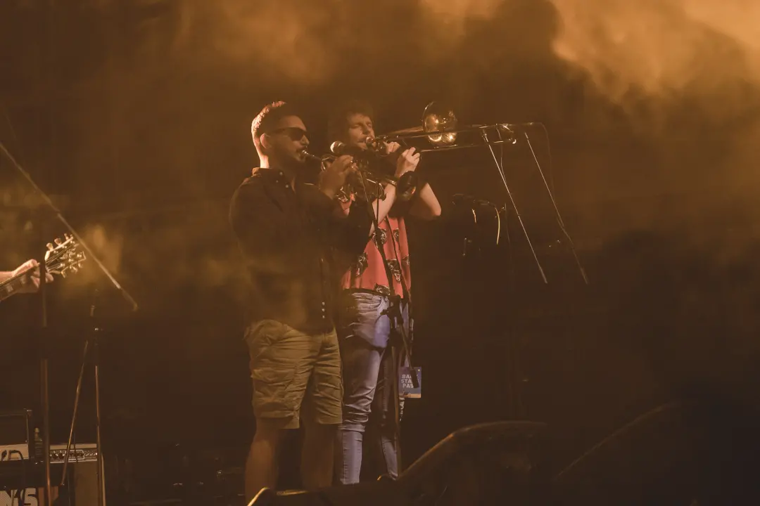 Dino Jelusić zatvorio ‘Bablje ljeto’ u Šibeniku, pogledajte atmosferu s koncerta