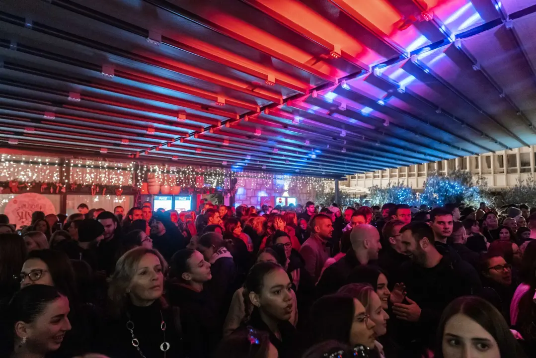 Pogledajte kako se zabavljalo na Šušuru uz Magazin, a za večeras Fenixi najavljuju provod na rivi!