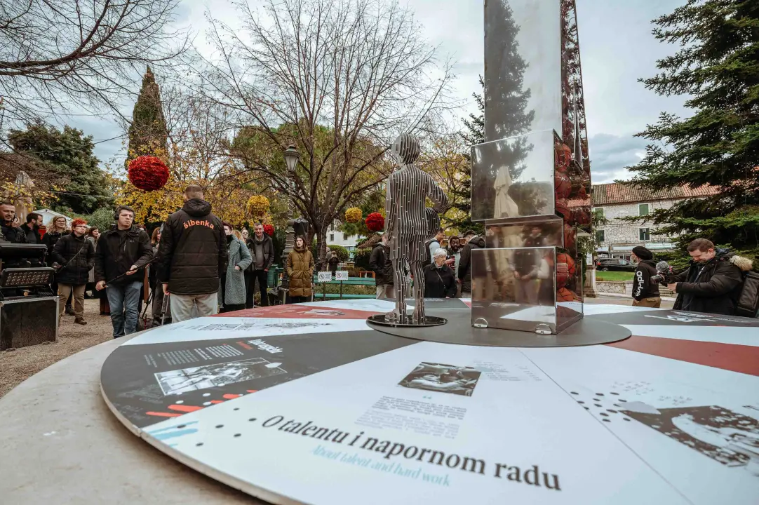 Umjetnička instalacija u spomen na Dražena Petrovića svečano otkrivena u đardinu