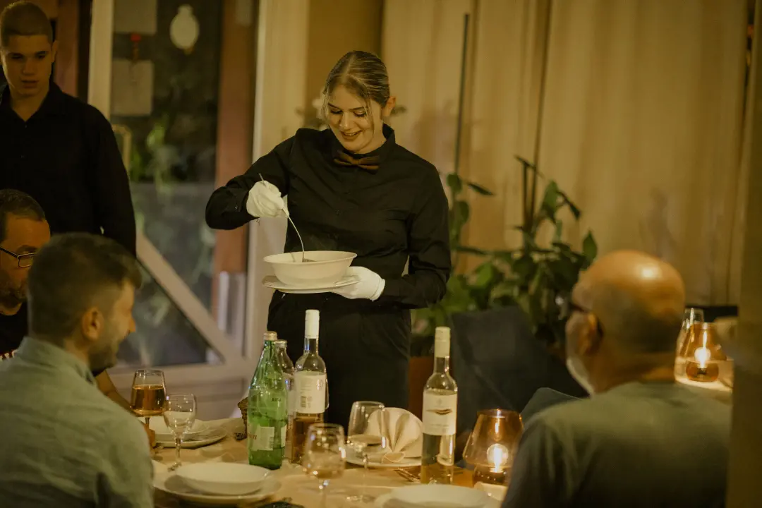 Ugodan ambijent i vrhunska spiza čekaju vas u Restoranu i pizzeriji Villa Roza!