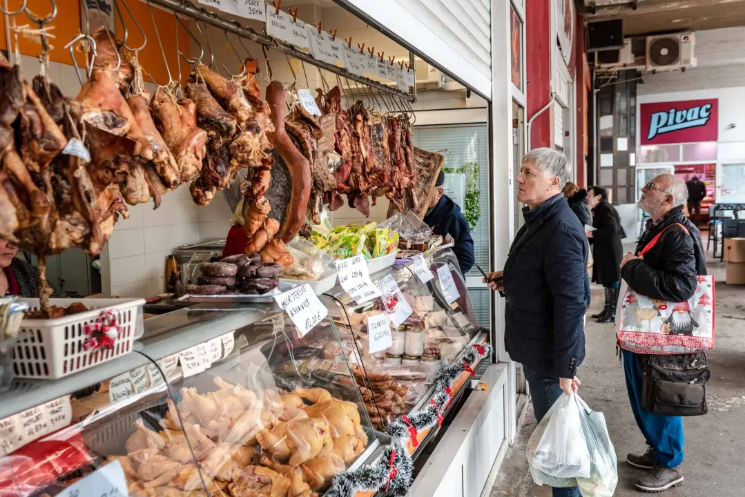 Za blagdane svi žele tuke, pivce i patke: Sve ćete naći na pijaci u Petrović Delikatesama