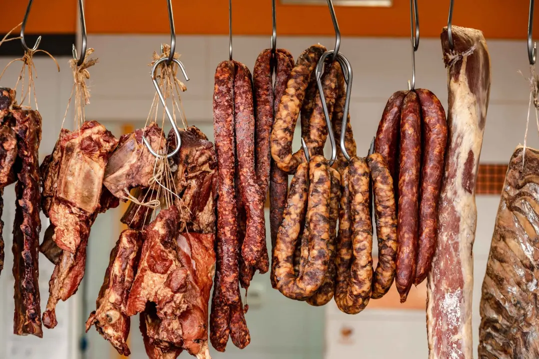 Za blagdane svi žele tuke, pivce i patke: Sve ćete naći na pijaci u Petrović Delikatesama
