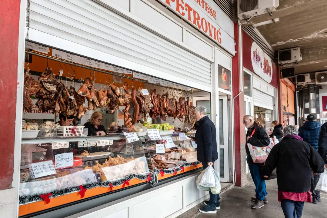 Za blagdane svi žele tuke, pivce i patke: Sve ćete naći na pijaci u Petrović Delikatesama
