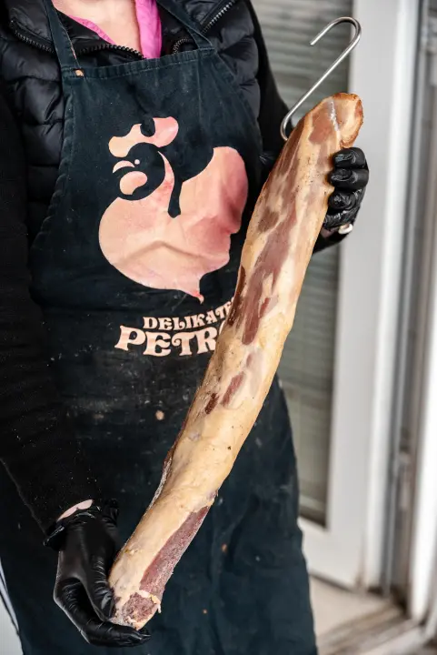 Za blagdane svi žele tuke, pivce i patke: Sve ćete naći na pijaci u Petrović Delikatesama