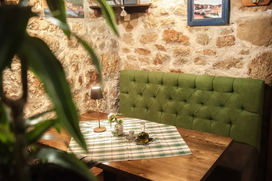 Provedite nezaboravne trenutke uz ukusne delicije u konobi Brošćica!