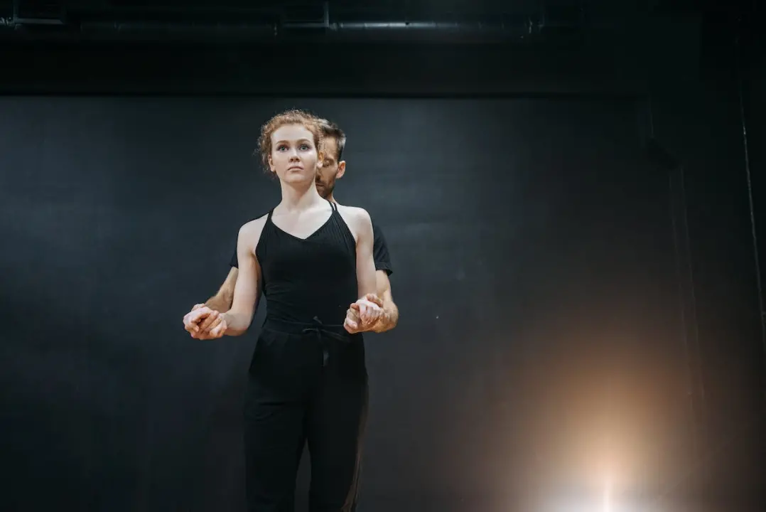Zaplešite u Dance studiju New York uz simpatičnu trenericu Maru!