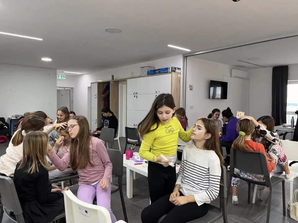 Romina i Juliette Španjolsku i Francusku zamijenile Murterom: 'Zima je ovdje puna života'