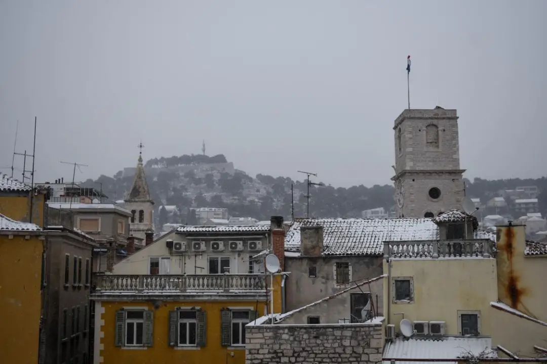 Ovako je Šibenik izgledao na današnji dan 2018. godine, danas je 19 stupnjeva više