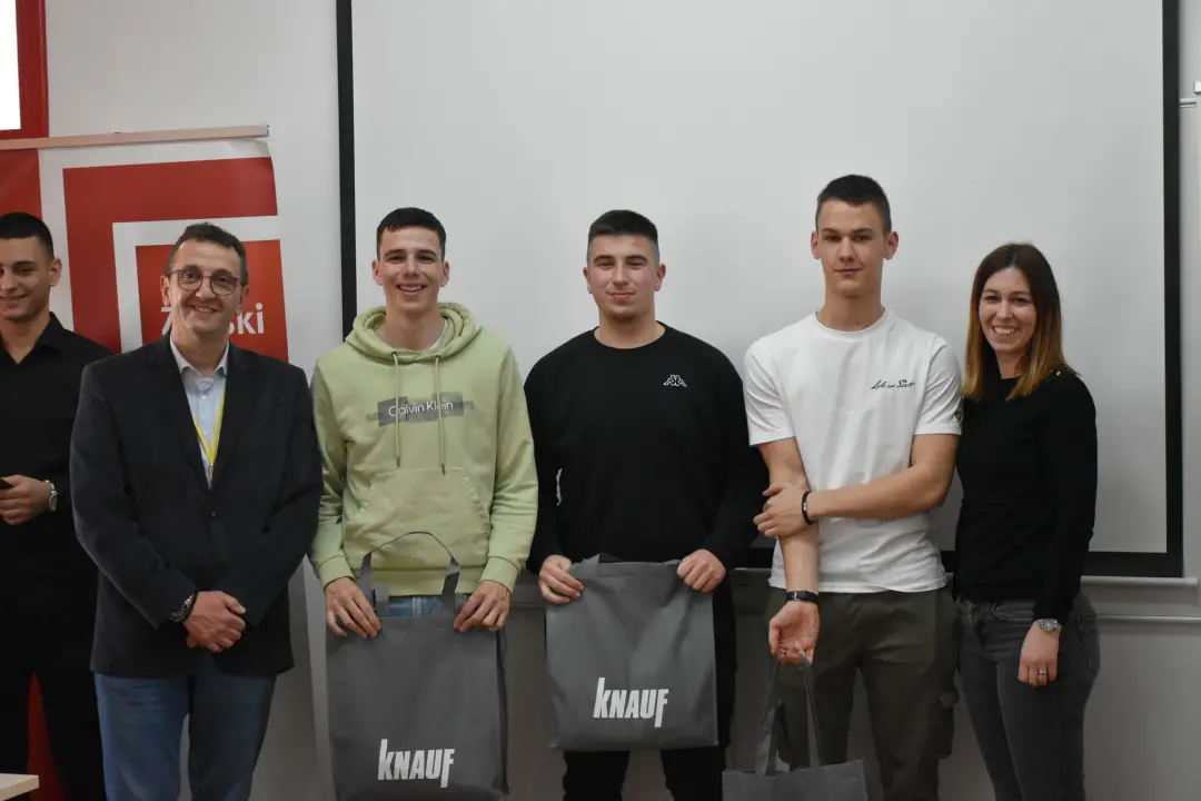 U kninskoj srednjoj školi održano regionalno natjecanje Poslovni izazov 2024. za regiju Jug
