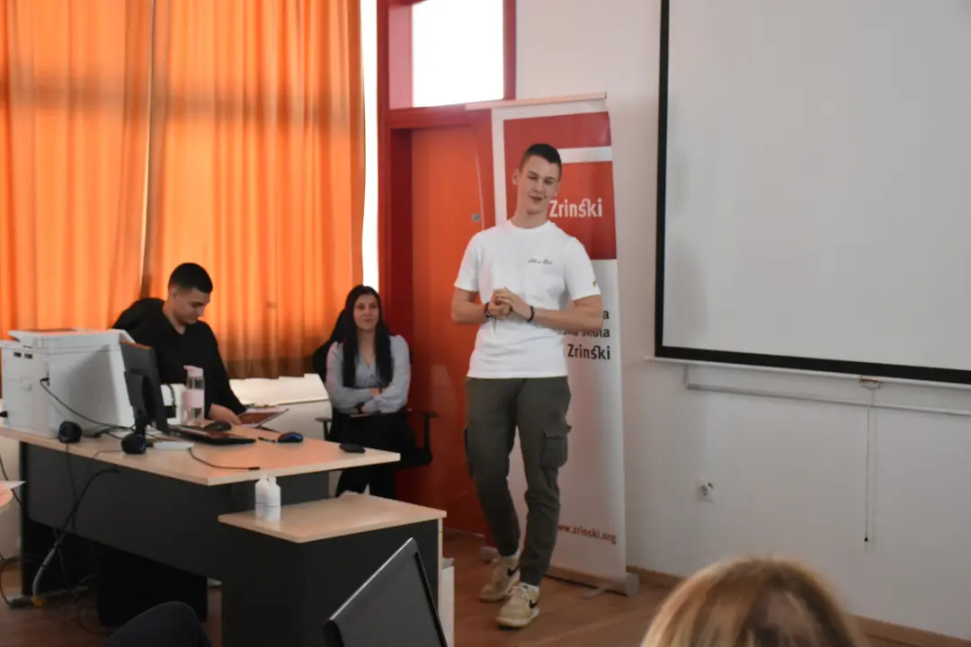 U kninskoj srednjoj školi održano regionalno natjecanje Poslovni izazov 2024. za regiju Jug