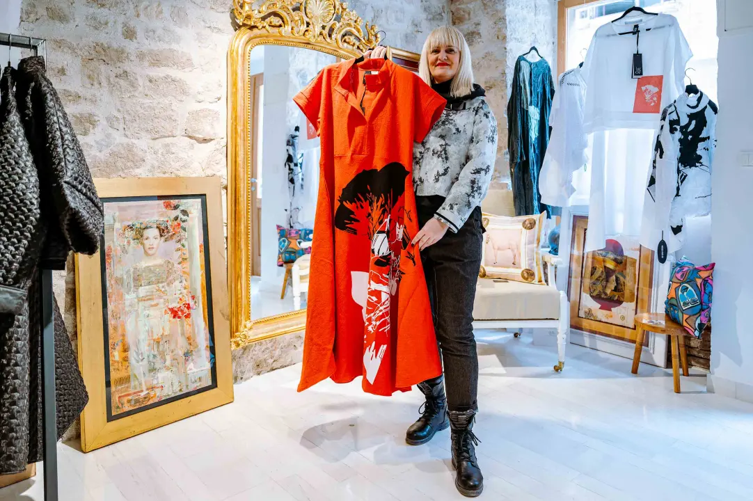 Proljeće u Galeriju Juraj Dalmatinac donosi nove kolekcije odjeće i popust na umjetnine 