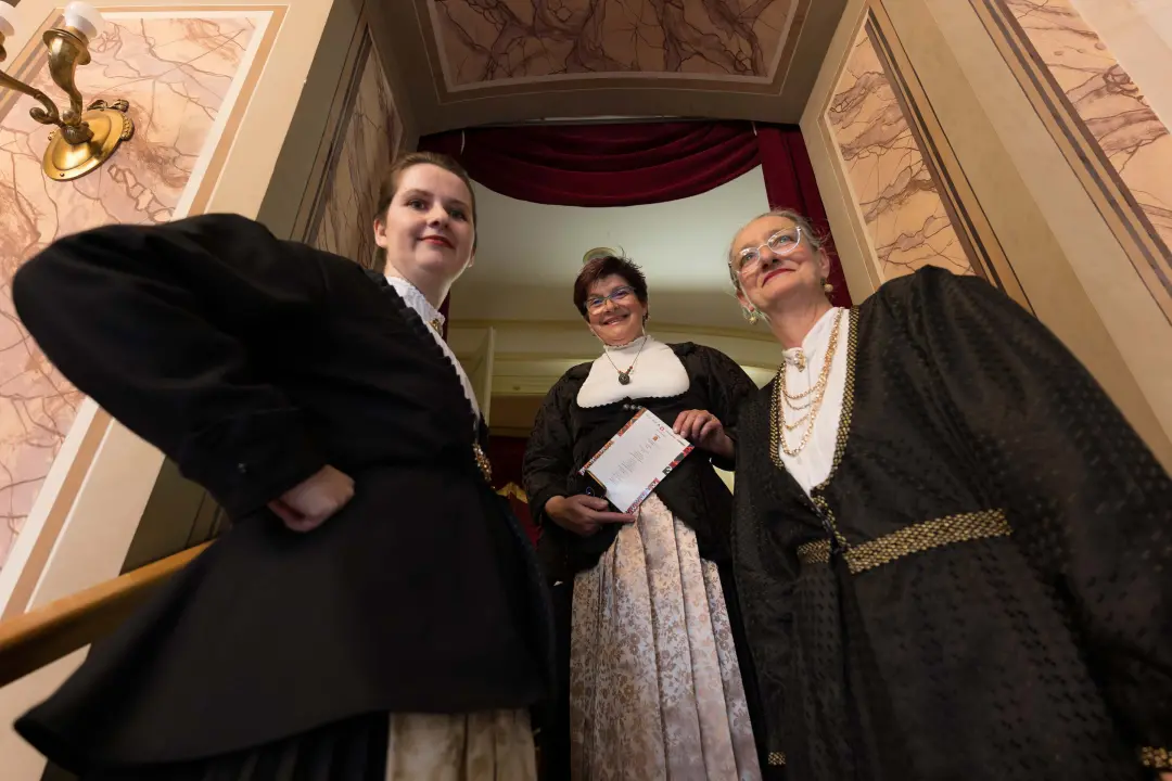 Šibenikom prošlo više od 300 članova kulturnih društava, nošnjama oduševili prolaznike 