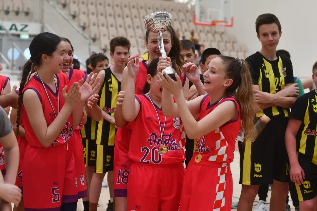 Mlade košarkašice Akademije Anđa Jelavić osvojile turnir u Omišu