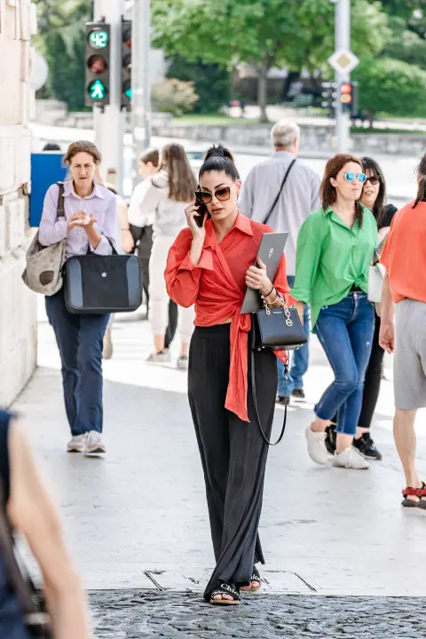 Lijepe dame iz Đira prošetale elegantne komade za svaki dan 