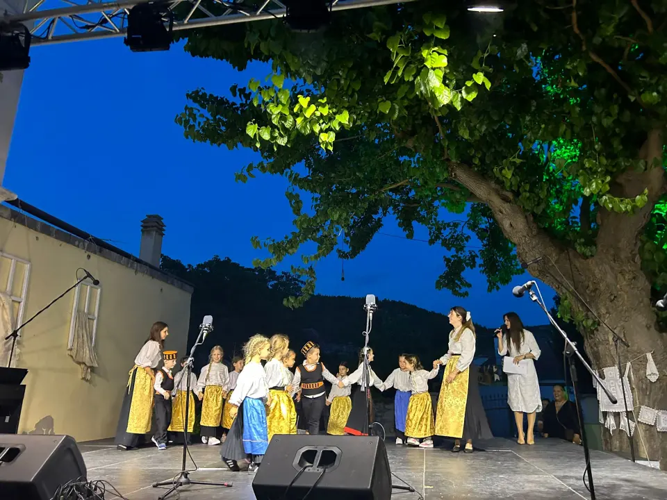 'Balarinci' iz DV Šibenske masline i Smilja nastupili na 1. smotri dječjeg folklora u Skradinu  