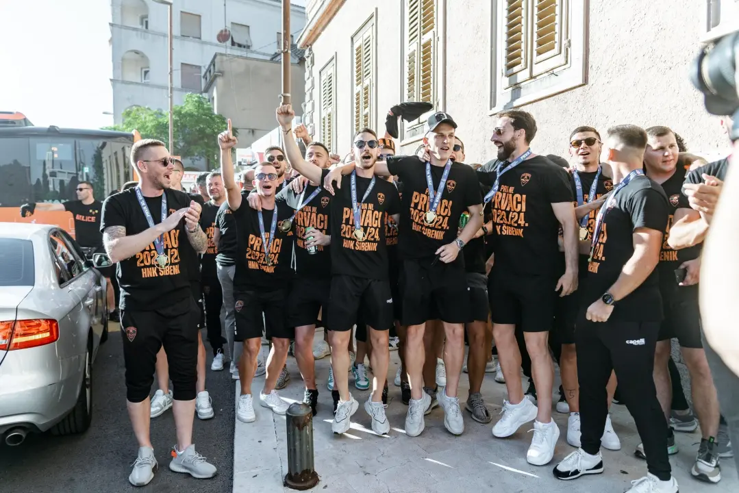 Šibenik dočekao svoje heroje u narančastom: 'Carević ostaje, sezona time završena'