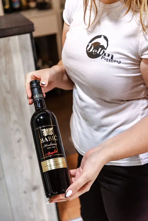 Posjetite Pizzeriju Delfin i uživajte u raznim specijalitetima!