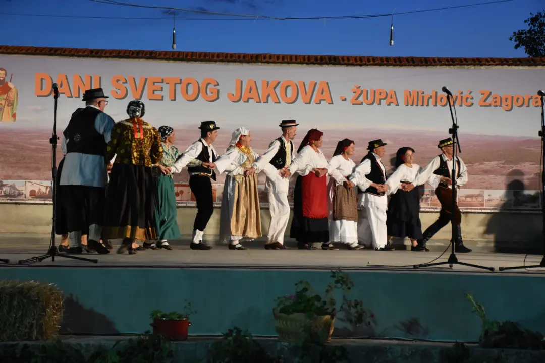Čuvari tradicijske kulture oduševili na 23. Večeri foklora u Mirlović Zagori