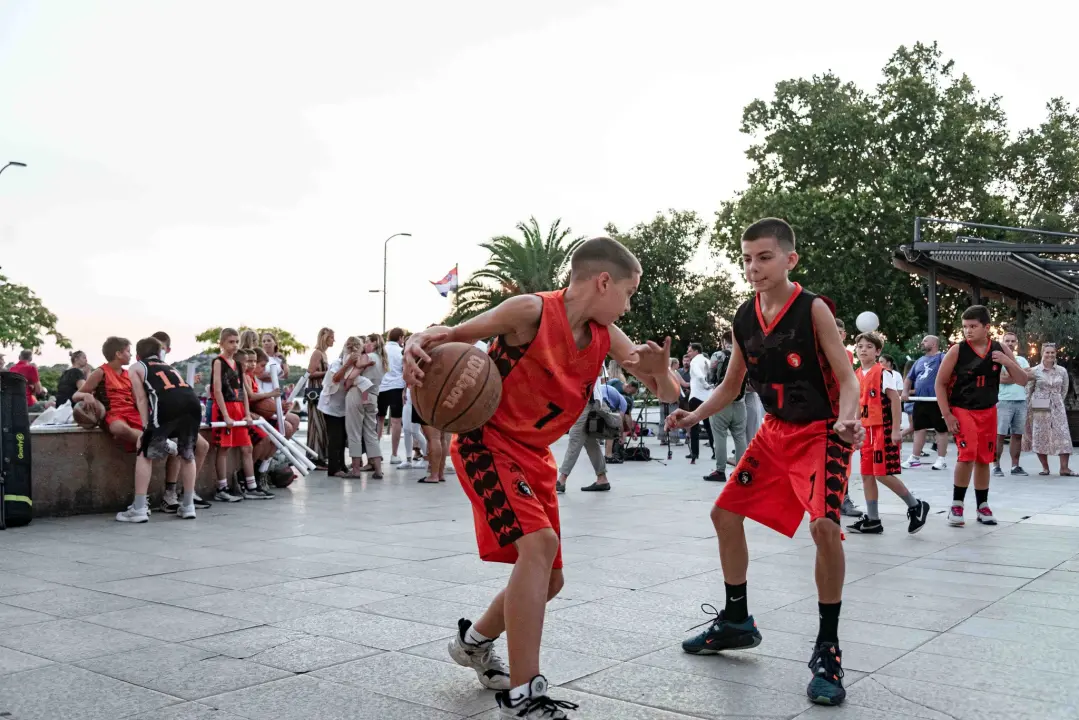 U Šibeniku održano druženje u spomen na Dražena: 'Imao je tri ljubavi - Šibenik, Hrvatsku i košarku'