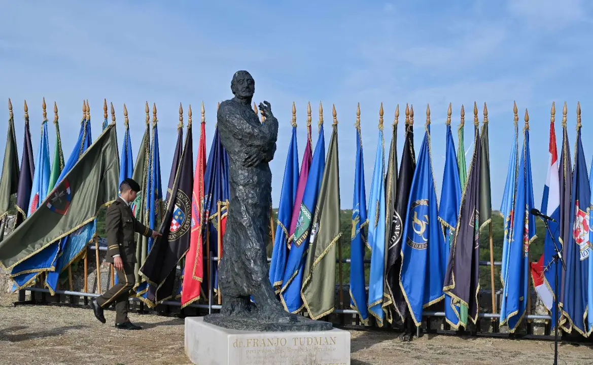Svečanost na Kninskoj tvrđavi: Vijore se hrvatski barjaci u znak Dana pobjede