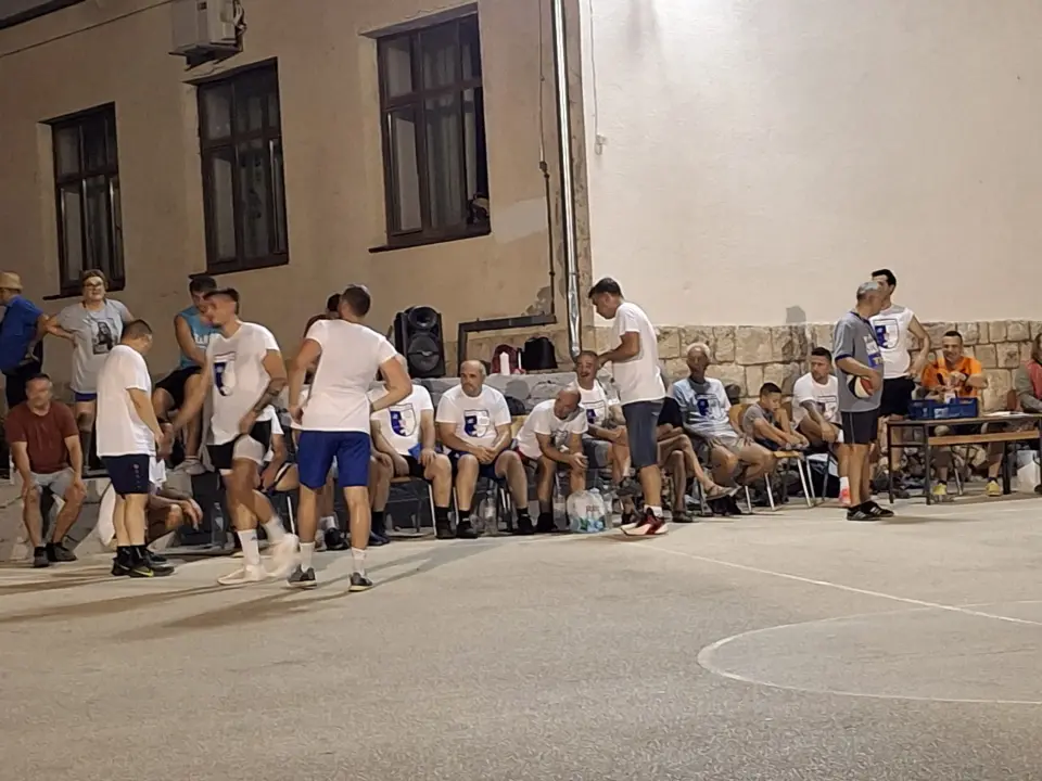 Dan raslinske košarke obilježen utakmicom veterana domaćeg kluba i Šibenke