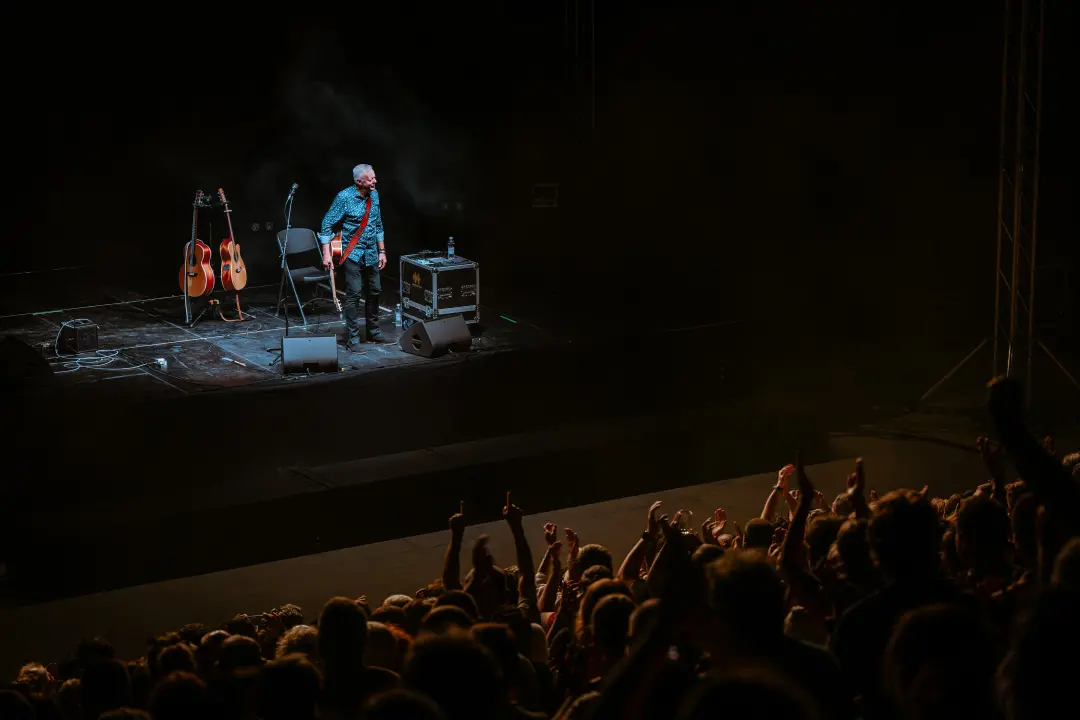 Gitaristička legenda Tommy Emmanuel na Mihovilu oduševio sviranjem tri dionice istovremeno 