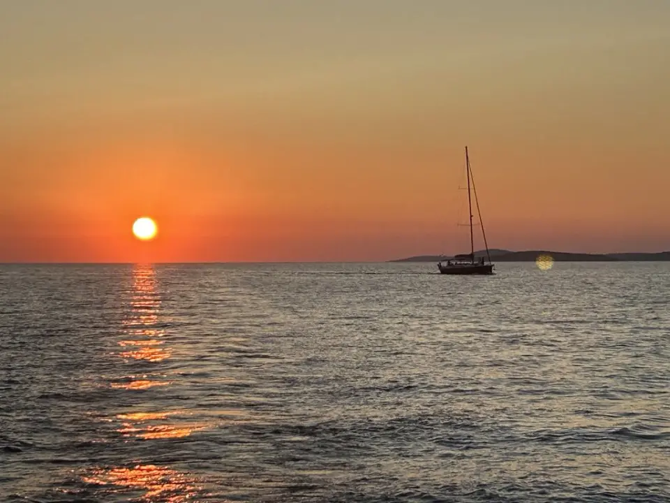 Morska avantura  ŠibenikIN-a: Tjedan dana jedrenja do Dubrovnika, prekrasnih otoka i vala uz nezaboravnu igru dupina