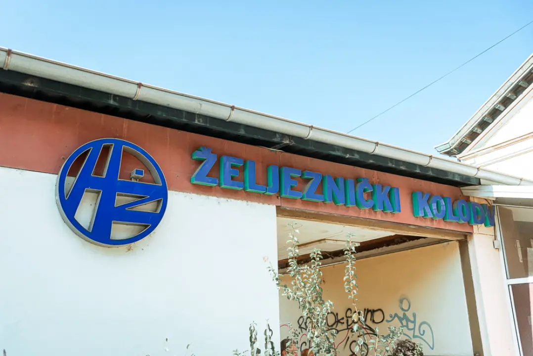 SDP-ovci sa željezničkog kolodvora Butkoviću: 'Uhvati se posla ili pospremi police i idi doma'