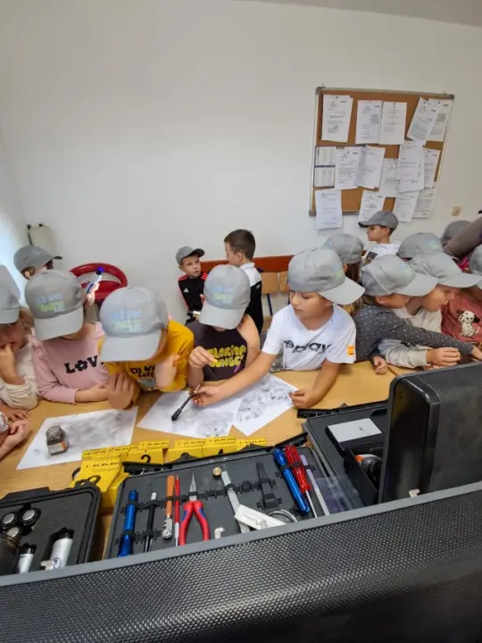 Edukativni susret policajaca i predškolaca DV Tamaris u Vodicama
