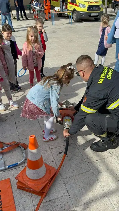 U punoj spremi održana smotra operativnih snaga civilne zaštite Grada Drniša
