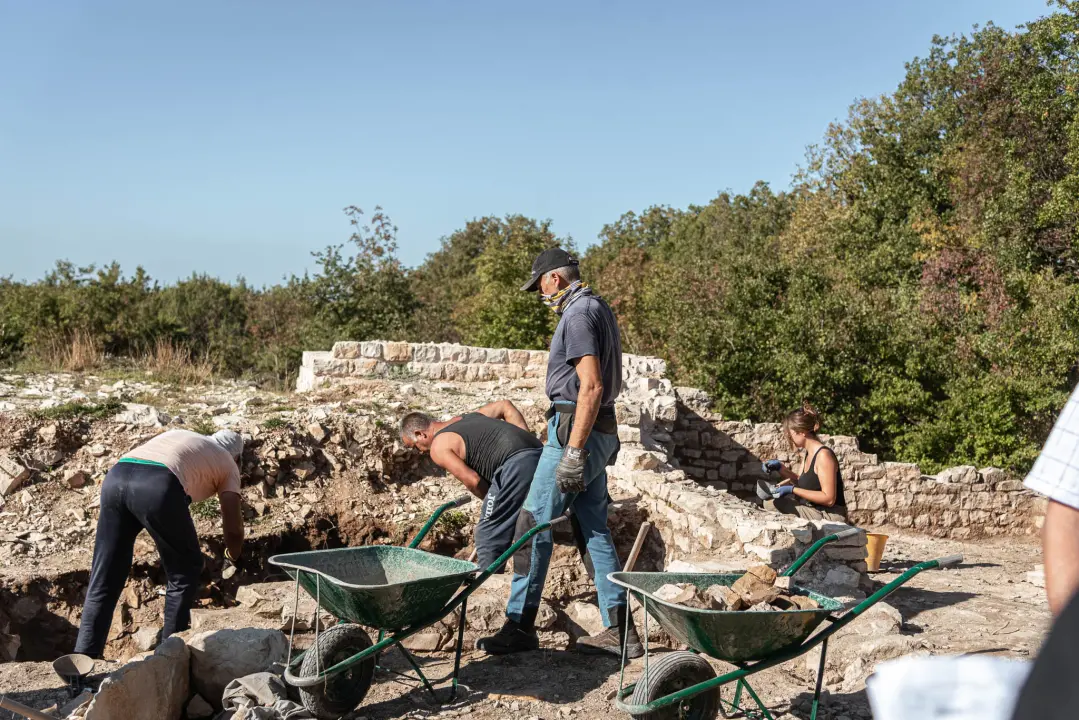 Objekt kraj Goriša, veći od zadarskog sv. Donata, arheolozima i dalje izaziva zazubice: Crkva, vila ili vojna utvrda?
