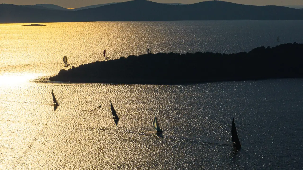 Regata u Vodicama okupila 100 jedrilica i gotovo tisuću jedriličara