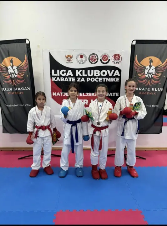 Policijski pas Tigar unio je veselje među mlade karataše u Murteru