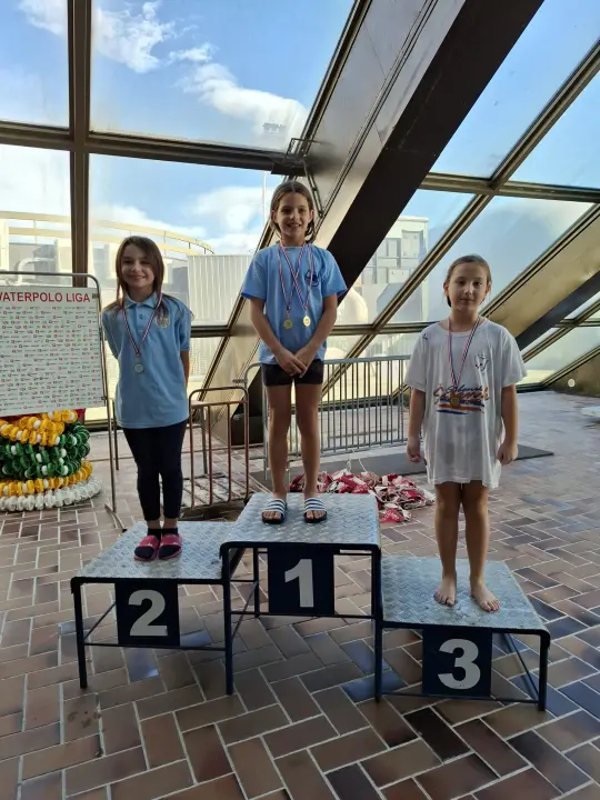Plivači Šibenika na startu Otvorene Splitske lige za najmlađe osvojili zlato, srebro i dvije bronce