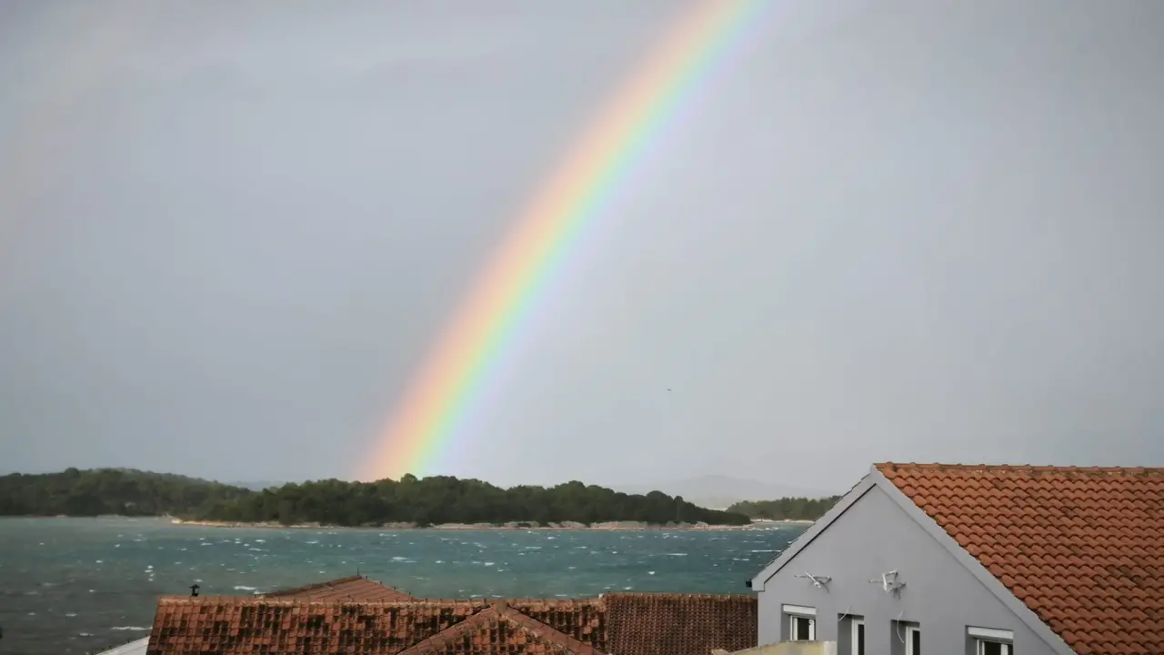 Pogledajte spektakularan prizor nad Murterom nakon silovite kiše