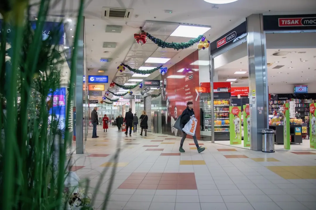 Sezonsko zimsko sniženje startalo u Dalmare centru