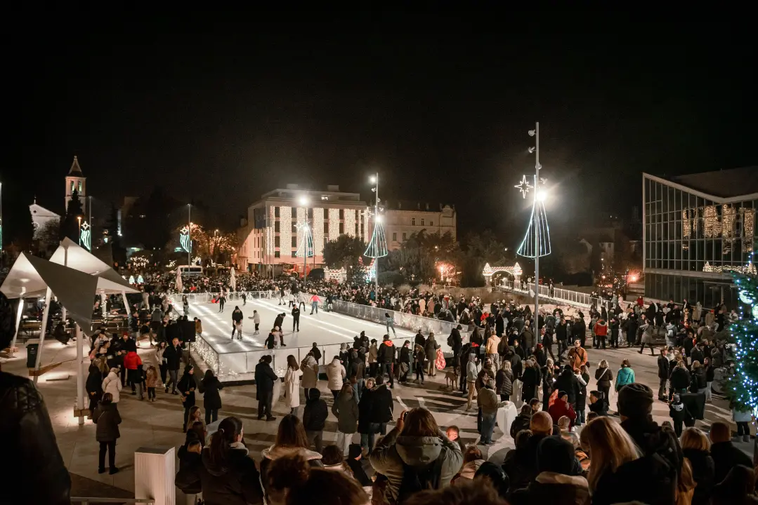 Prekrasan prizor: Lampioni dobrih želja pušteni s Poljane