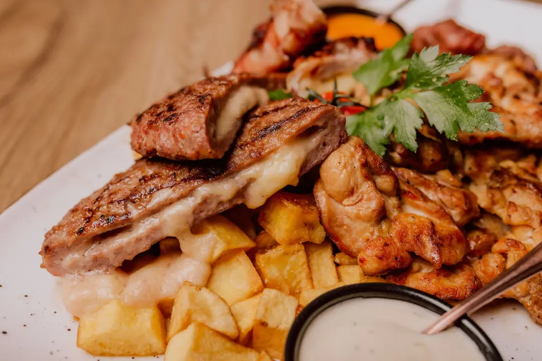 Foto Bistro Kod Starog: Savršen bijeg od zime u ugodnom ambijentu