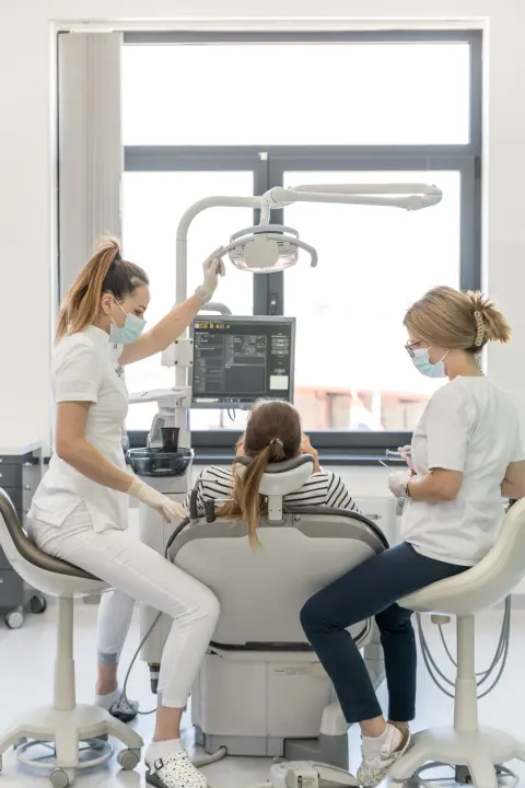 FOTO Saznajte sve o prozirnim aparatićima na Danima otvorenih vrata Dental centra Dubravica!